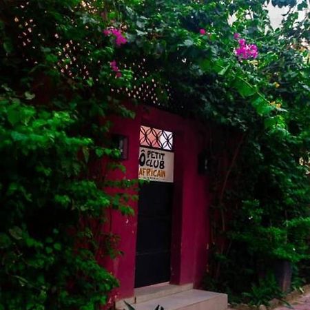 O Petit Club Africain Dakar Acomodação com café da manhã Exterior foto